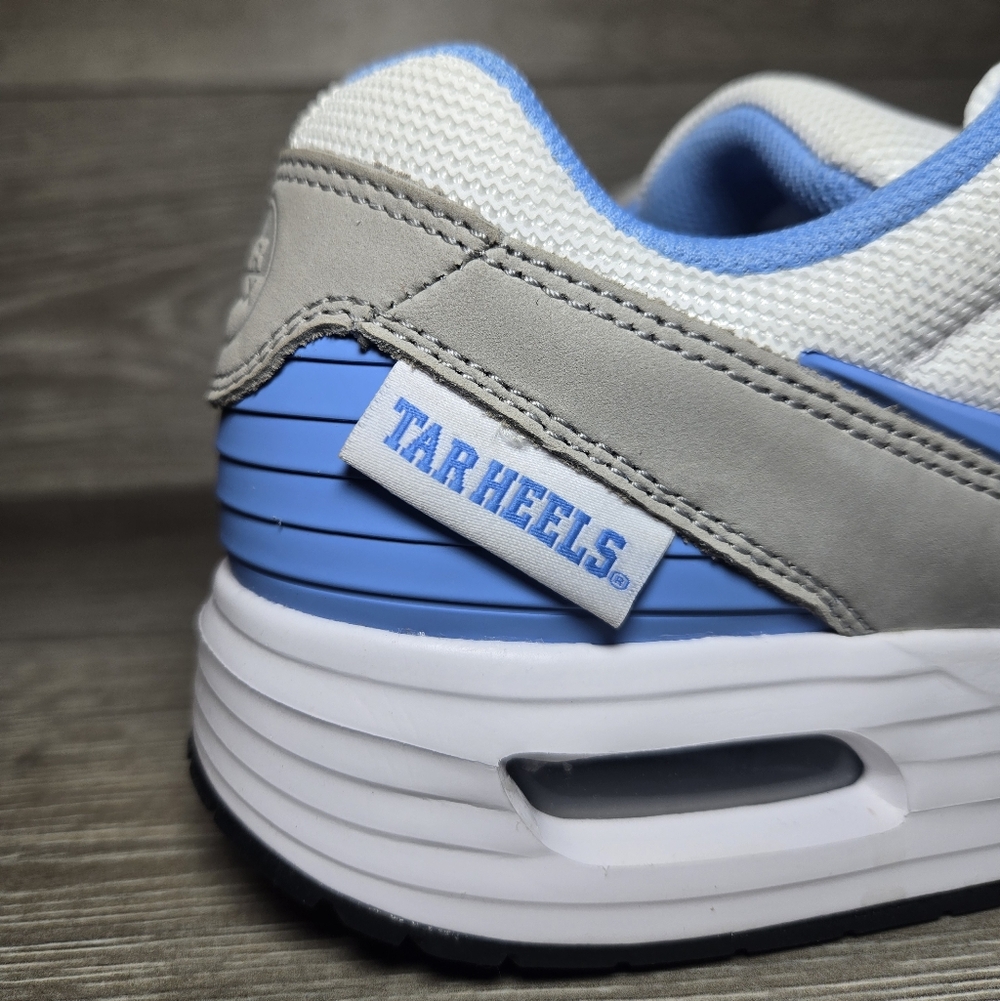 Nike Air Max Verse UNC Tar Heels NCAA Sneaker Mens 8 / Womens 9.5 IB3234-100 NEW